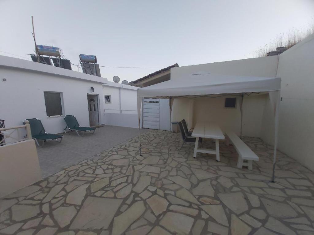 Bodikos Apartments Pitsidia Exteriör bild